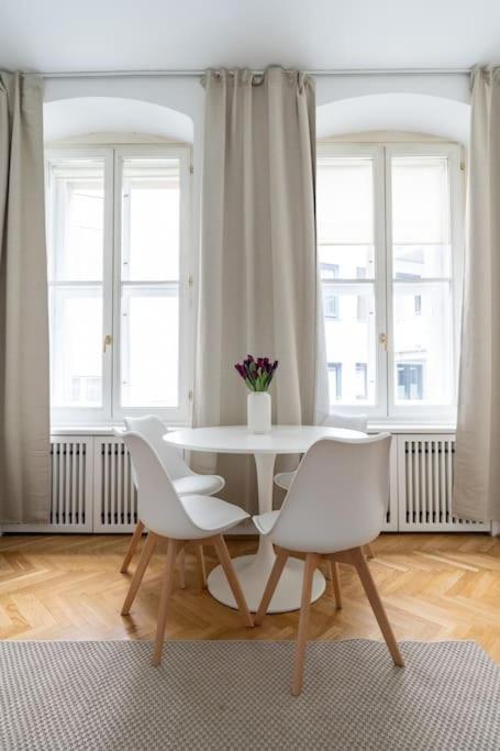 Historic Heart Apartment Відень Екстер'єр фото