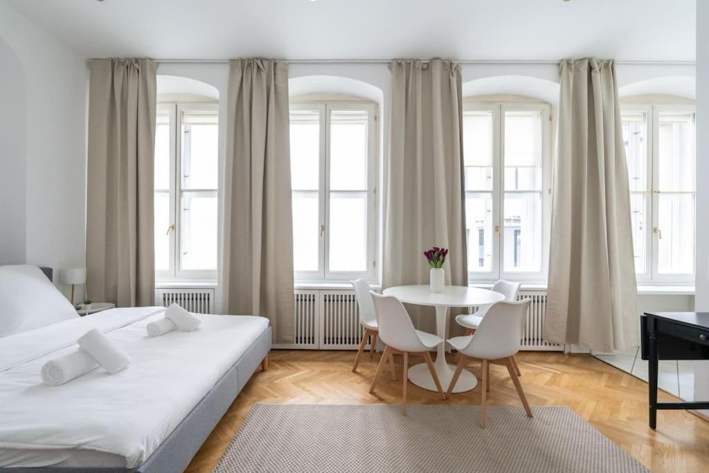 Historic Heart Apartment Відень Екстер'єр фото